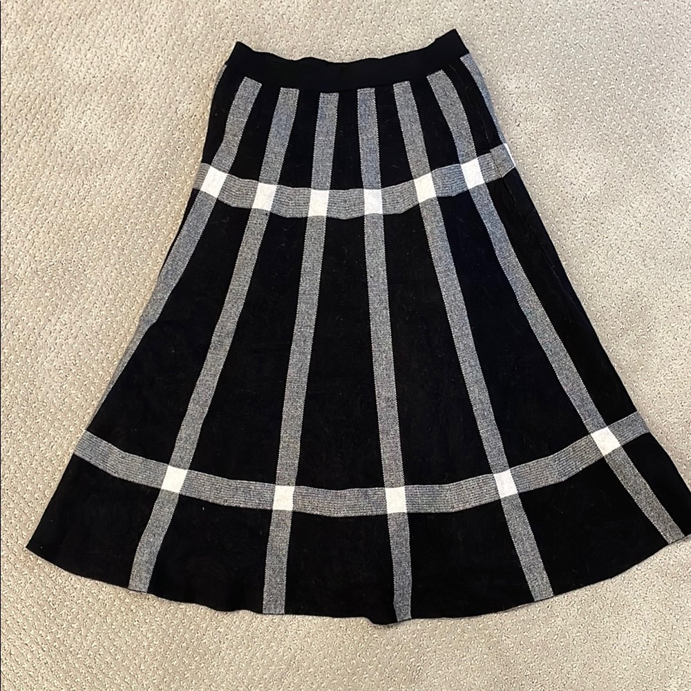 Gracia Black and White  Midi Skirt
